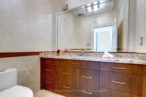 31 Plainsman Road Mississauga ON L5N 1C4