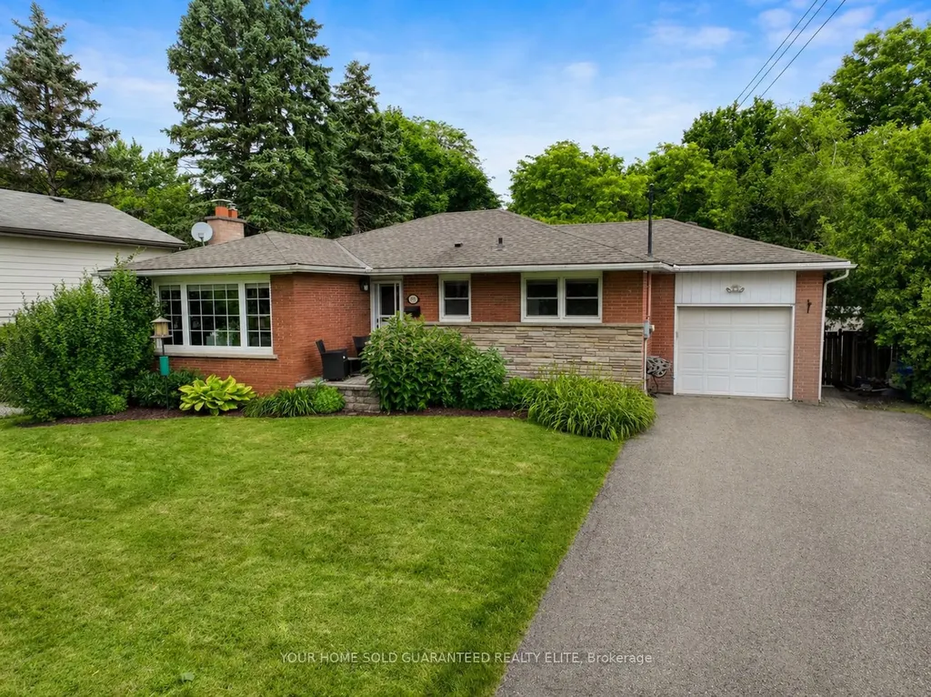1063 Maplehurst Avenue Burlington ON L7T 3G3