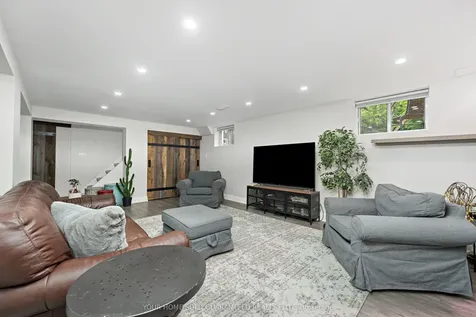 1063 Maplehurst Avenue Burlington ON L7T 3G3