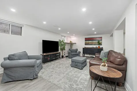 1063 Maplehurst Avenue Burlington ON L7T 3G3