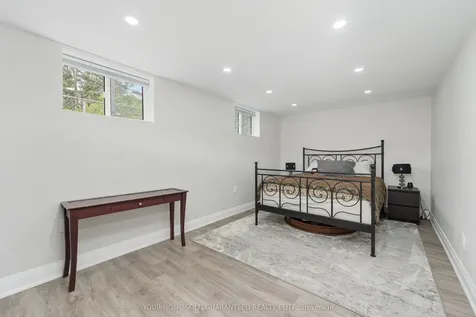 1063 Maplehurst Avenue Burlington ON L7T 3G3