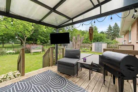 1063 Maplehurst Avenue Burlington ON L7T 3G3