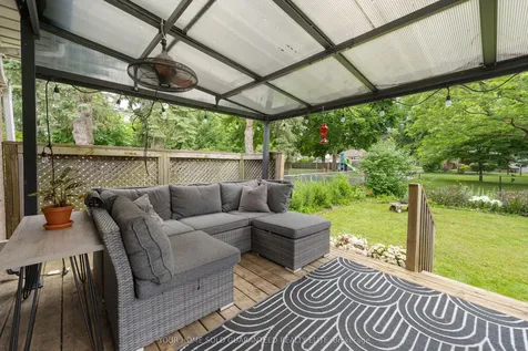 1063 Maplehurst Avenue Burlington ON L7T 3G3