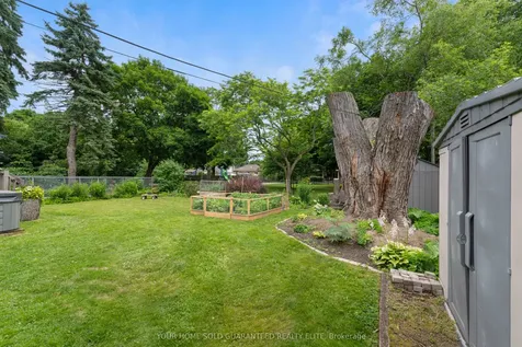 1063 Maplehurst Avenue Burlington ON L7T 3G3