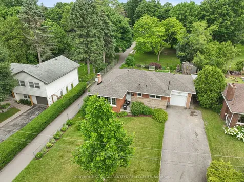 1063 Maplehurst Avenue Burlington ON L7T 3G3