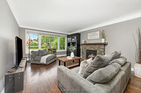 1063 Maplehurst Avenue Burlington ON L7T 3G3