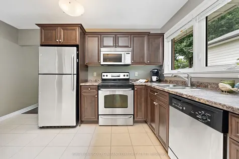 1063 Maplehurst Avenue Burlington ON L7T 3G3