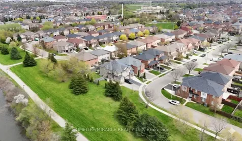 17 Baha Crescent Brampton ON L7A 2J2