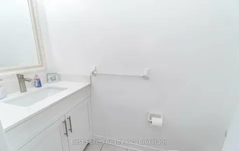 4 Beresford Crescent Brampton ON L6P 2M3