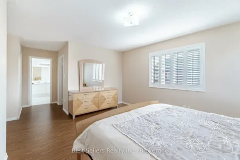 4 Beresford Crescent Brampton ON L6P 2M3