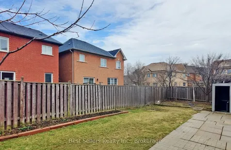 4 Beresford Crescent Brampton ON L6P 2M3