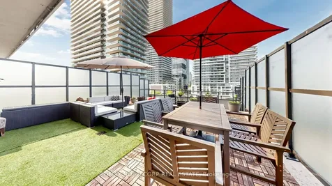 20 Shore Breeze Drive Toronto ON M8V 0C7