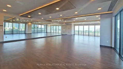 20 Shore Breeze Drive Toronto ON M8V 0C7