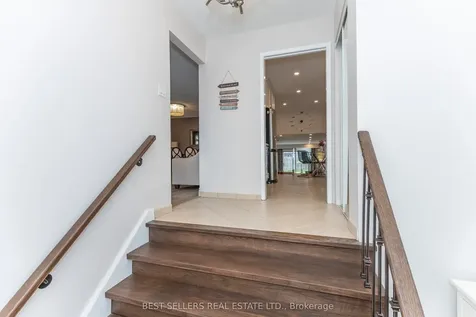 2554 Palisander Avenue Mississauga ON L5B 2L2