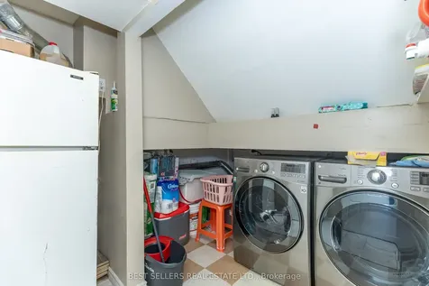 2554 Palisander Avenue Mississauga ON L5B 2L2