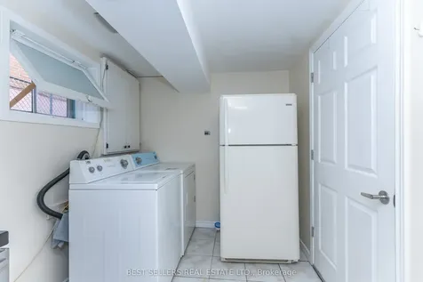 2554 Palisander Avenue Mississauga ON L5B 2L2