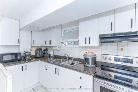 2554 Palisander Avenue Mississauga ON L5B 2L2