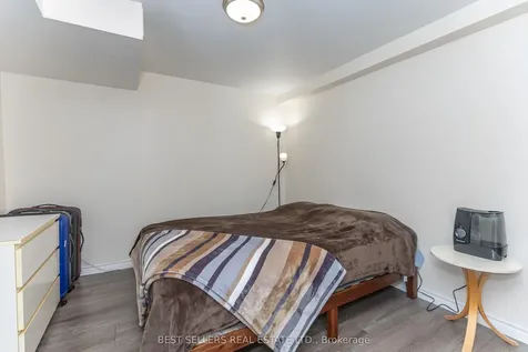 2554 Palisander Avenue Mississauga ON L5B 2L2