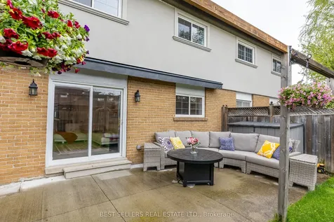2554 Palisander Avenue Mississauga ON L5B 2L2