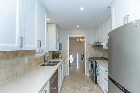 2554 Palisander Avenue Mississauga ON L5B 2L2