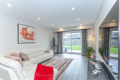 2554 Palisander Avenue Mississauga ON L5B 2L2