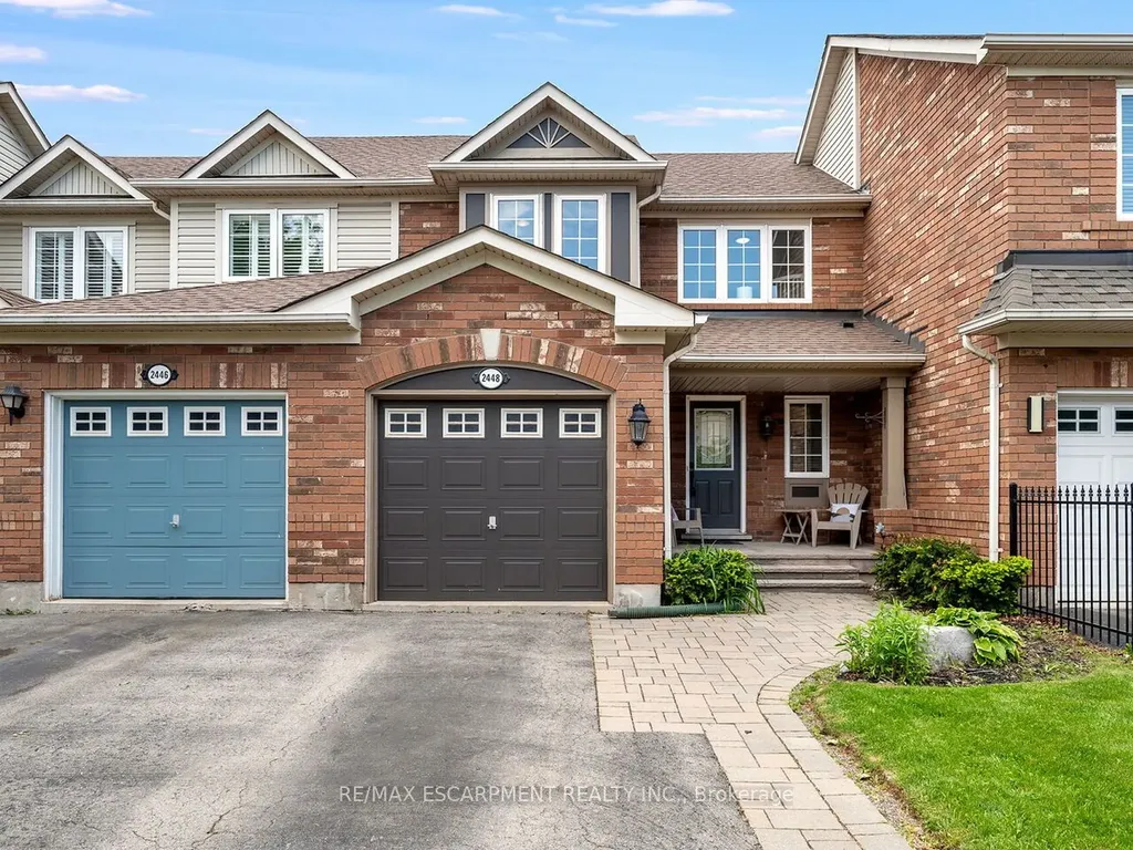 2448 Wooden Hill Circle Oakville ON L6M 4E3