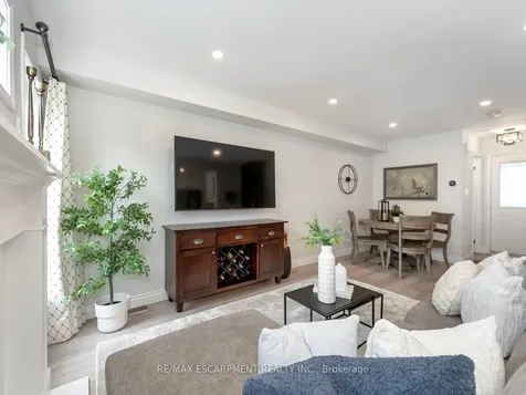 2448 Wooden Hill Circle Oakville ON L6M 4E3