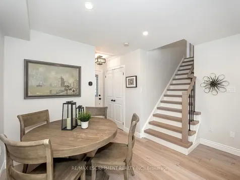 2448 Wooden Hill Circle Oakville ON L6M 4E3