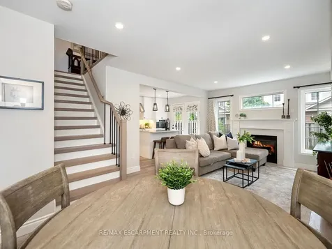 2448 Wooden Hill Circle Oakville ON L6M 4E3