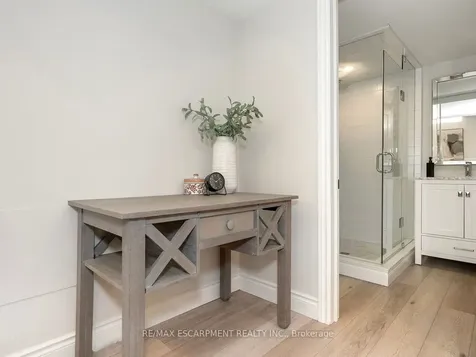 2448 Wooden Hill Circle Oakville ON L6M 4E3