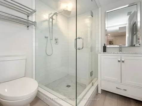 2448 Wooden Hill Circle Oakville ON L6M 4E3