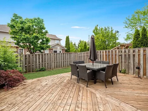 2448 Wooden Hill Circle Oakville ON L6M 4E3