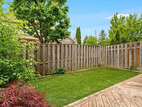 2448 Wooden Hill Circle Oakville ON L6M 4E3
