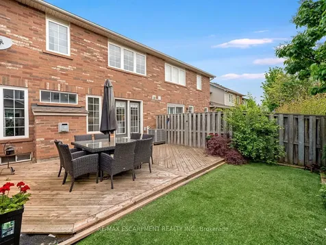 2448 Wooden Hill Circle Oakville ON L6M 4E3