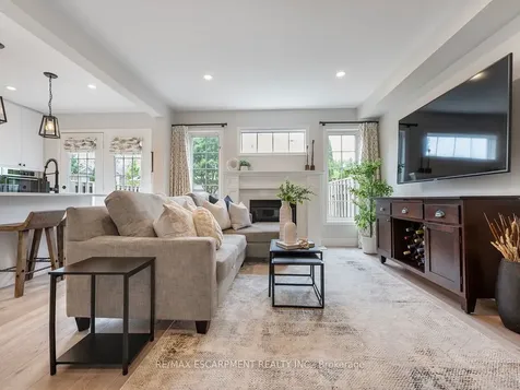 2448 Wooden Hill Circle Oakville ON L6M 4E3