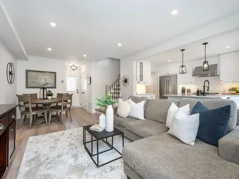 2448 Wooden Hill Circle Oakville ON L6M 4E3