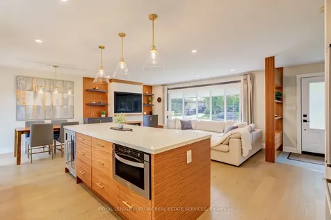5226 Spruce Avenue Burlington ON L7L 1N1