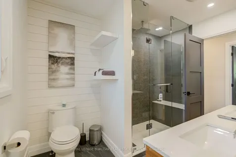 5226 Spruce Avenue Burlington ON L7L 1N1