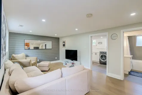 5226 Spruce Avenue Burlington ON L7L 1N1