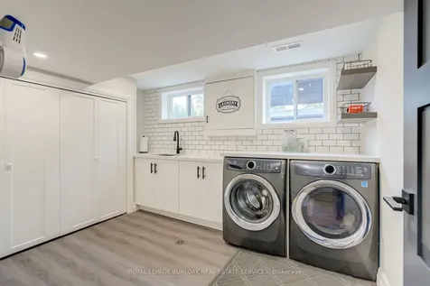 5226 Spruce Avenue Burlington ON L7L 1N1