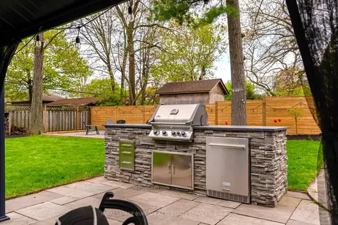 5226 Spruce Avenue Burlington ON L7L 1N1