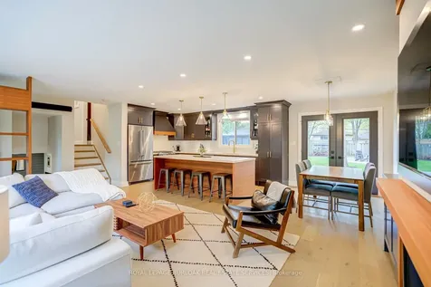 5226 Spruce Avenue Burlington ON L7L 1N1
