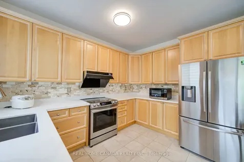 952 Huffman Crescent Milton ON L9T 6M7