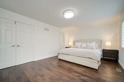 952 Huffman Crescent Milton ON L9T 6M7