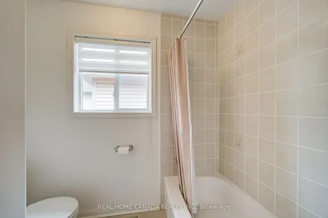 952 Huffman Crescent Milton ON L9T 6M7