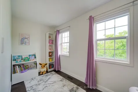 952 Huffman Crescent Milton ON L9T 6M7