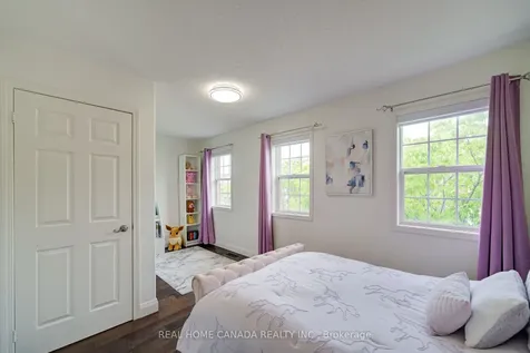 952 Huffman Crescent Milton ON L9T 6M7