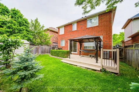 952 Huffman Crescent Milton ON L9T 6M7