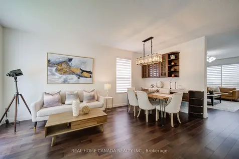 952 Huffman Crescent Milton ON L9T 6M7