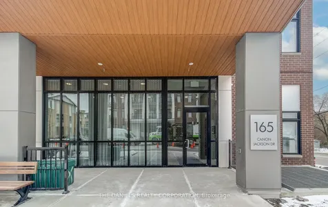 165 Canon Jackson Drive Toronto ON M6M 0C4
